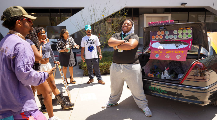 Students met with Dreamhaus L.A. founders Nikkolos Mohammed (’13 BFA Fine Arts) and Mike Reesé (’14 BFA Communication Arts)—both above in hats—during the Black Creatives Institute. Photograph by Sarah Golonka/Otis College of Art and Design. 