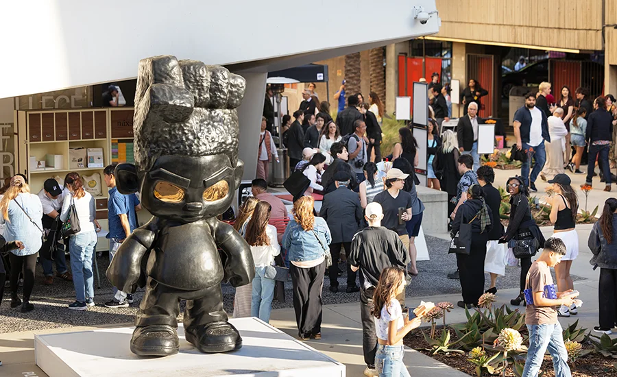 2025 O-Launch event statue