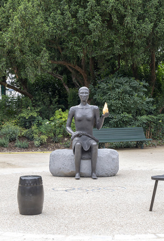 Alison Saar, Salon, 2024, Paris Olympic sculpture; photograph by Fred Mauviel/City of Paris